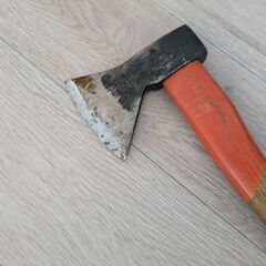 ハスクバーナ斧の画像