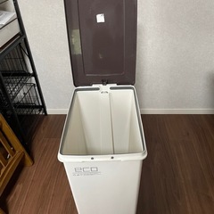 プラスチック製　ごみ箱　ダストボックス(漂白済)の画像