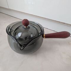 ガラスのティーポットの画像