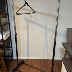 ハンガーラック　衣類収納　(可変式)の画像