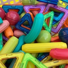 磁石て繋げて！知育玩具の画像