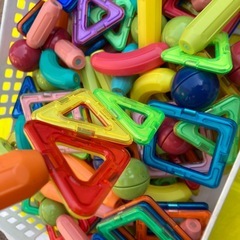 磁石て繋げて！知育玩具の画像