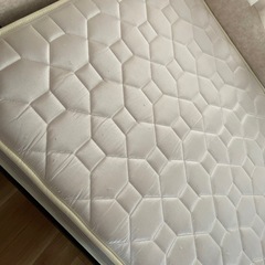 シングルベッド＋マットレスの画像