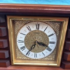 シチズン昭和レトロ家具調置き時計　新品箱入りの画像