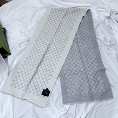 新品箱袋付き❤最高級ウール❤GUCCI GG ウールスカーフの画像