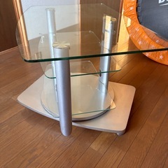 ガラステレビ台　回転できてキャスター付きです。の画像