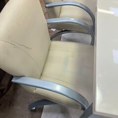 ダイニングセット（４人用）木製＆スチール製 椅子360度回転 キャスター付きの画像