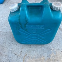 灯油缶4個の画像