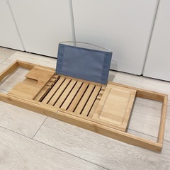 バンブー製のバスタブトレーの画像