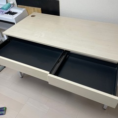 パソコンデスクの画像