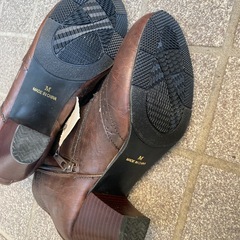 新品ブーツの画像