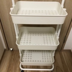 移動式　3段収納キャスターラックの画像