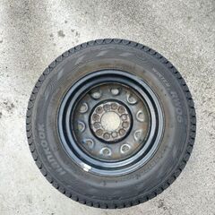 軽トラ用スタッドレスタイヤ（145R12）鉄ホイール付き4本セットの画像