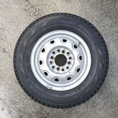 軽トラ用スタッドレスタイヤ（145R12）鉄ホイール付き4本セットの画像