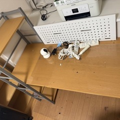 無料⭐︎ニトリ　勉強机の画像