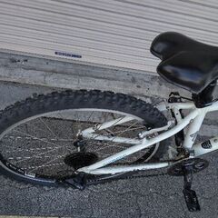 ❮ジャンク品❯SPECIALIZED[スペシャライズ]hardrock(ハードロック)26吋 MTB アルミ/Fサス/24speed/ホワイトの画像