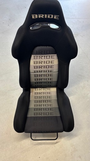 BRIDE セミバケットシート