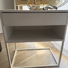 【12/12までの限定出品】IKEA 収納付きサイドテーブルの画像