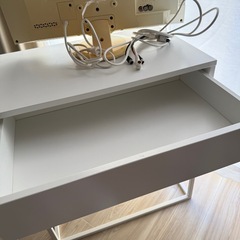 【12/12までの限定出品】IKEA 収納付きサイドテーブルの画像