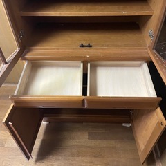 まもなく処分します！！11/24日午前まで！無料！！大型食器棚／ 運搬に便利2分割可能／195×86×46／まだ使えます／お譲りしますの画像