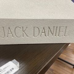 【ジャングルジャングル守口店】ジャックダニエル像の画像