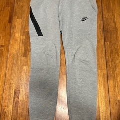 NIKE  テックフリース グレー セットアップ上下の画像