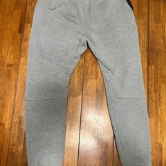 NIKE  テックフリース グレー セットアップ上下の画像