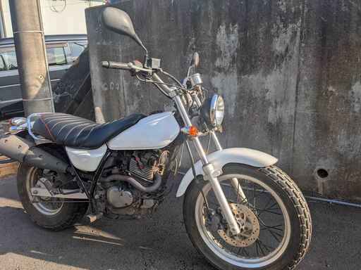 スズキ　バンバン200 NH41A