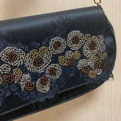 キャセリーニ　サテン　ビーズ　バッグの画像