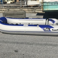 ゴムボート　4人乗りの画像