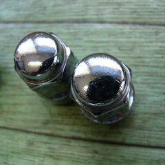 ホンダ純正アルミ専用 球面座ナット １９頭　中古２０個の画像