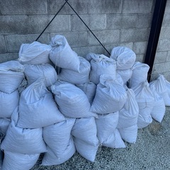 6号砕石　砂　砂利　土のう袋入り　100袋　
2トン分　　の画像