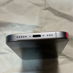 iPhone16proナチュラルチタニウム256GB バッテリー100%の画像