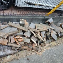 廃棄予定の端材 キャンプ用の薪にいかがですかの画像