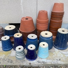 植木鉢　一個100円の画像