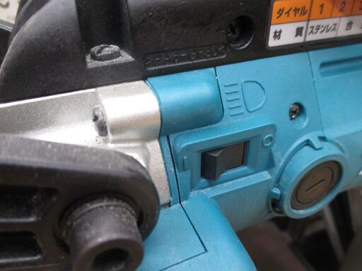 マキタ makita 2107FW ポータブルバンドソー 中古品 台付 【ハンズクラフト宜野湾店】