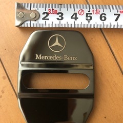 【新品未使用】ベンツ　４個
ドアロックカバーの画像