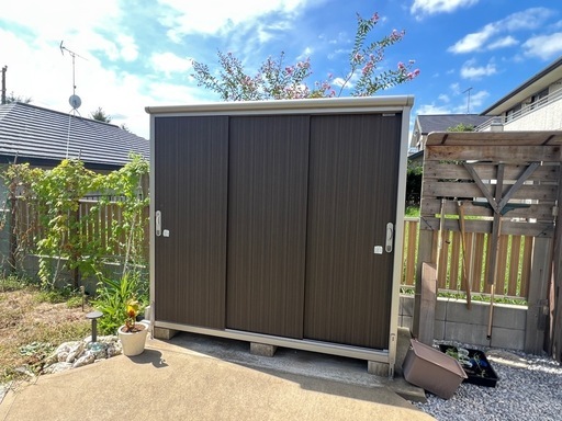 ヨドコウ物置エスモ〈ESE-2109A〉