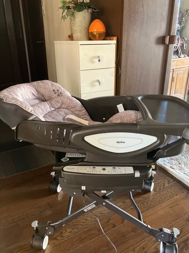 APRICA 電動ハイロー　ベット&チェアー