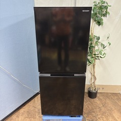 I305 🌈 ジモティー限定価格！ 2023年製の高年式♪ SHARP 冷蔵庫 (152L) ⭐ 動作確認済 ⭐ クリーニング済の画像