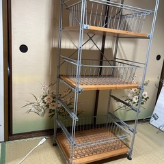 スチールラックの画像