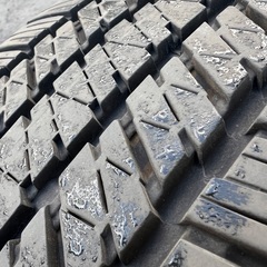 ブリヂストン DUELER H/T684 II 265/60R18　8分山の画像