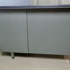 スチール事務机の画像