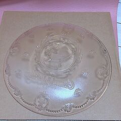 【未使用】ハローキティ ガラス大皿 サンリオ 正規品｜キティちゃん ローズ模様 クリアプレートの画像