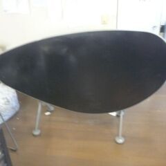 コクヨの楕円テーブルの画像