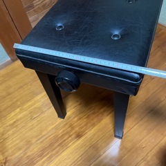 ピアノ　椅子の画像