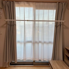 カーテンの画像