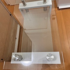 収納可能なガラステーブルの画像