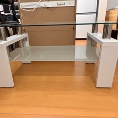 収納可能なガラステーブルの画像