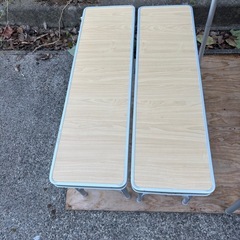 折りたたみテーブル アルミニウム製
の画像